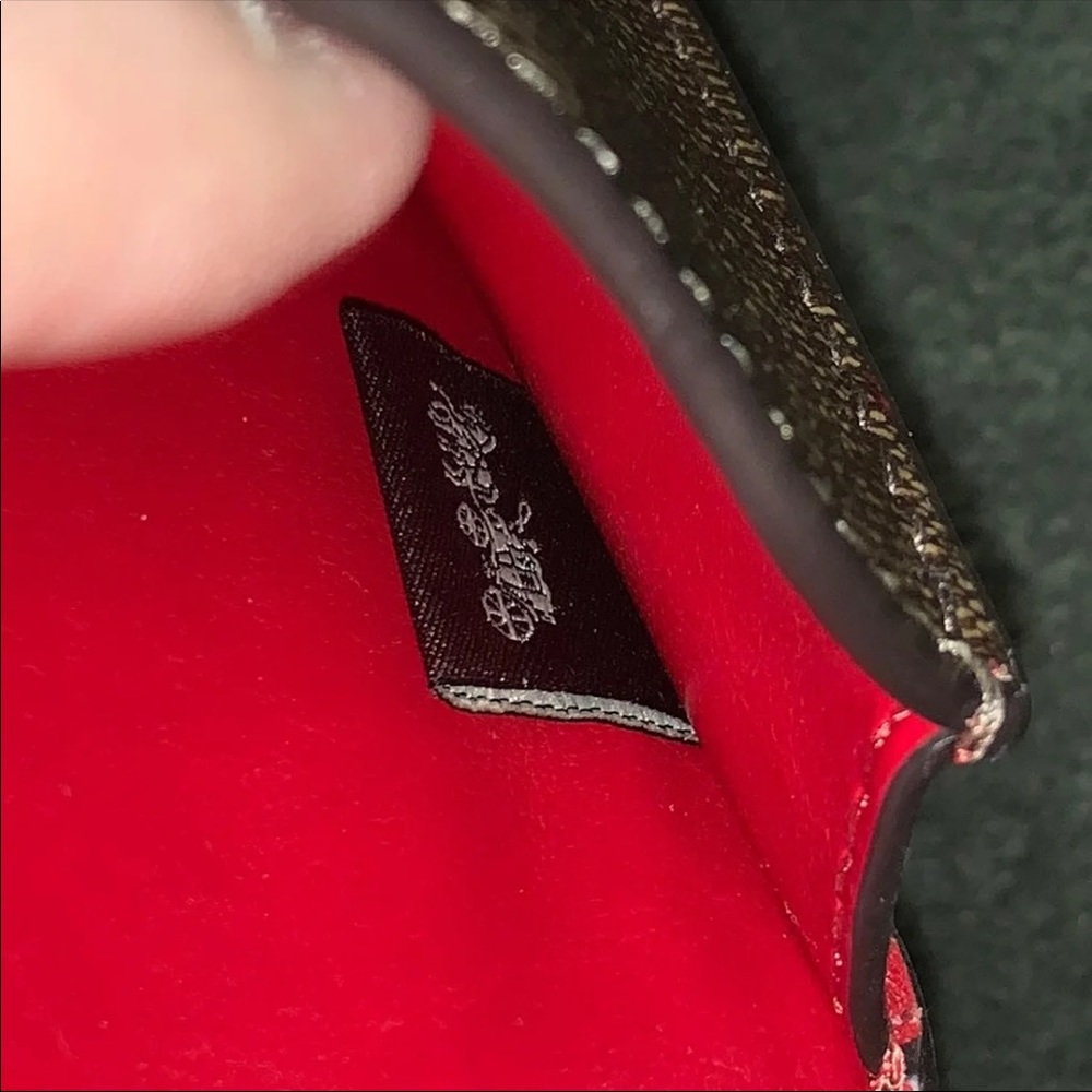 New Signature Coach hearts bag - Picture 7 of 8